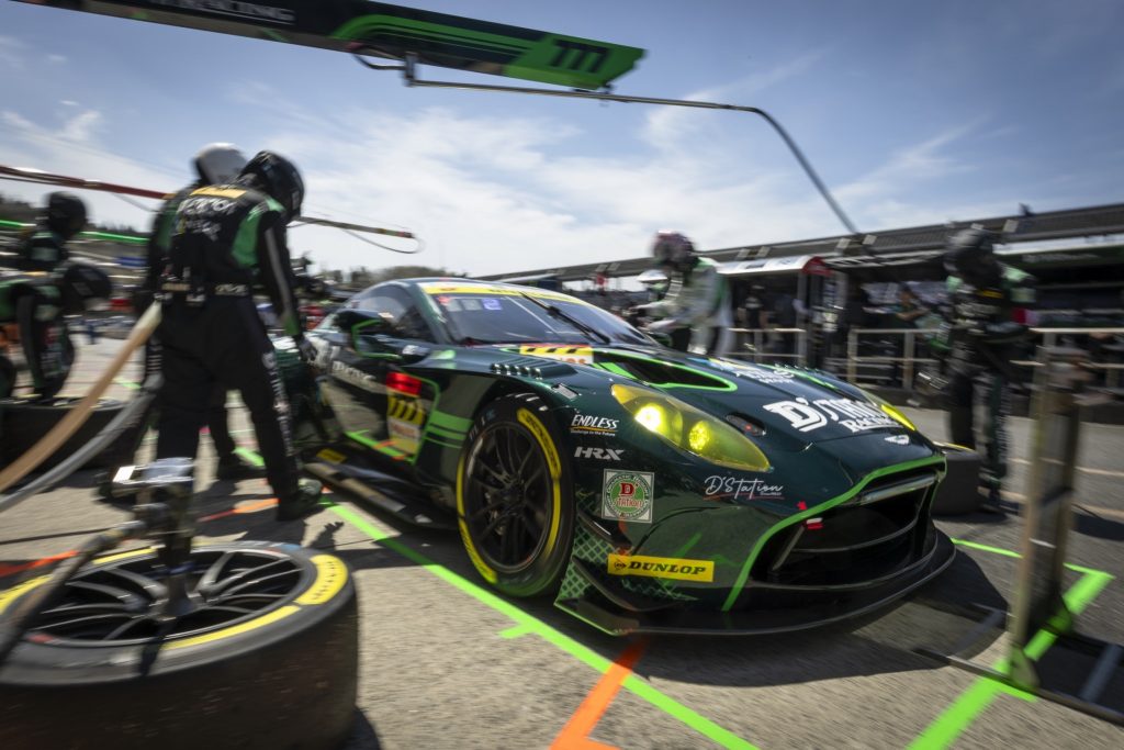 決勝レポート】SUPER GT 第1戦 – GT300クラスでダンロップタイヤ装着